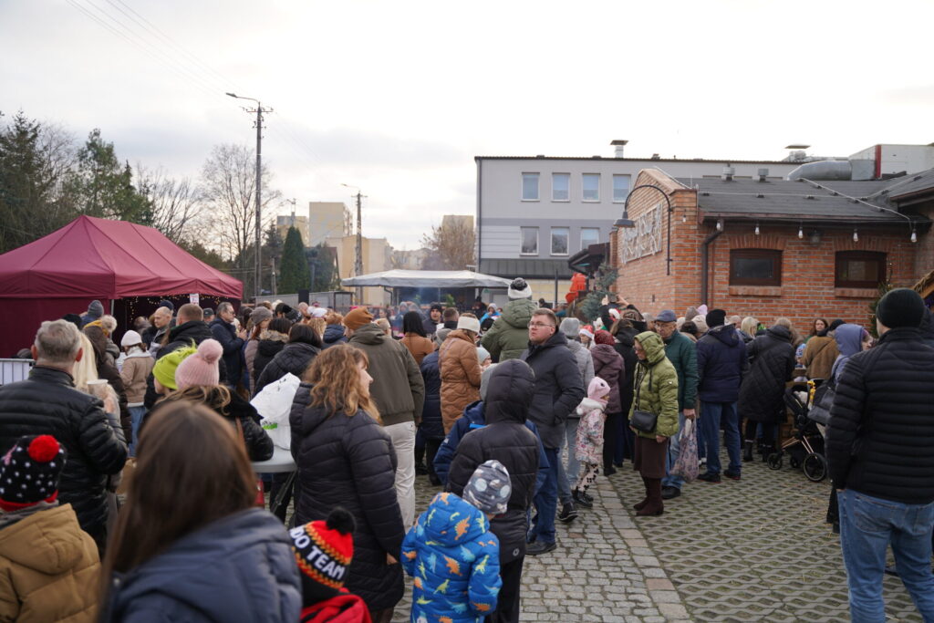 POWIATOWY JARMARK BOŻONARODZENIOWY W FABRYCZCE